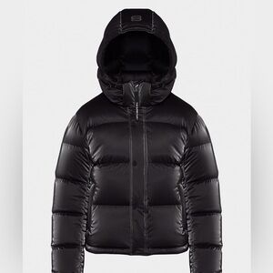 NWT Aritzia Super Puff Shorty – Black Liquid Shine